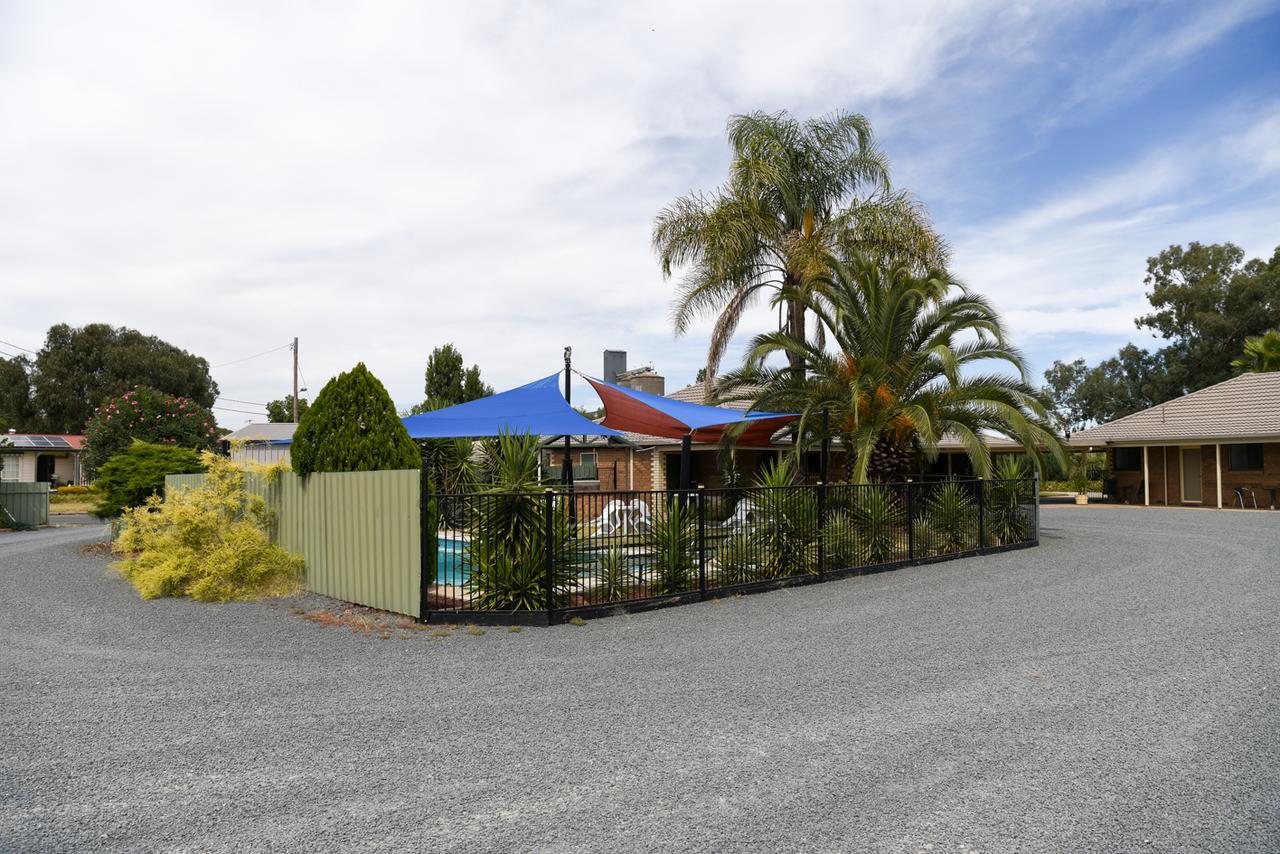 Culcairn Motor Inn Exteriör bild