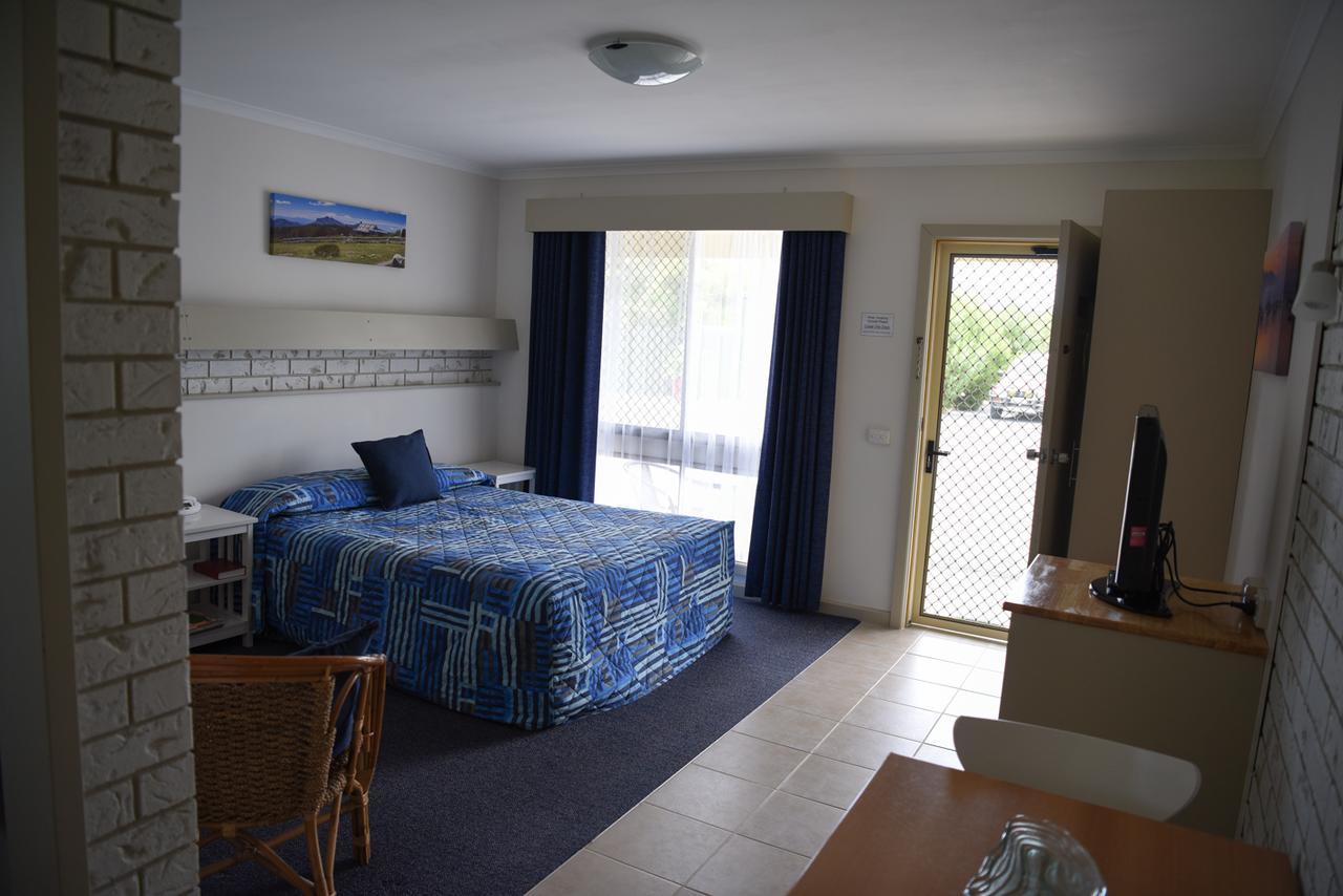 Culcairn Motor Inn Exteriör bild